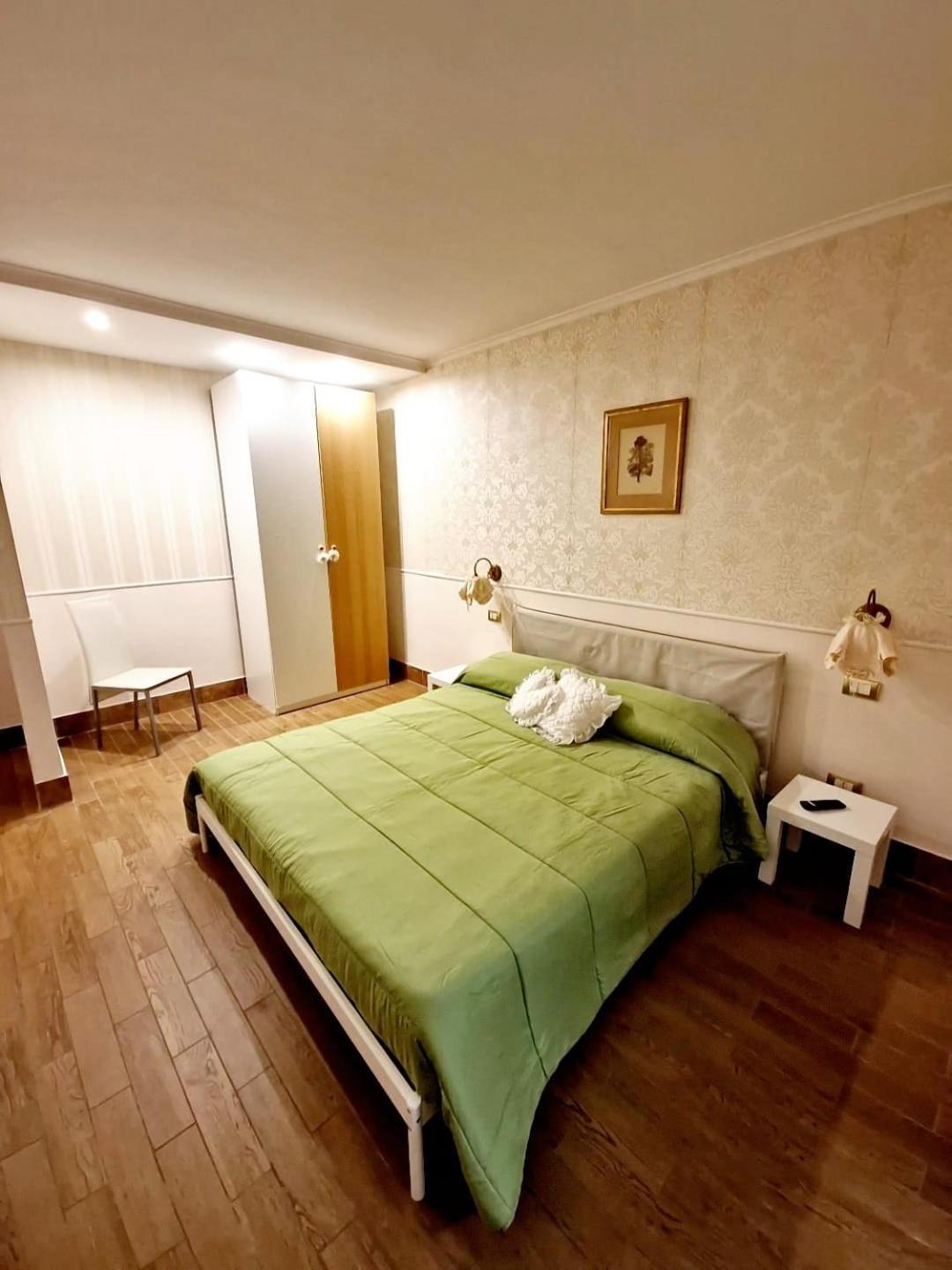 Fuga A Napoli Apartment Exterior foto