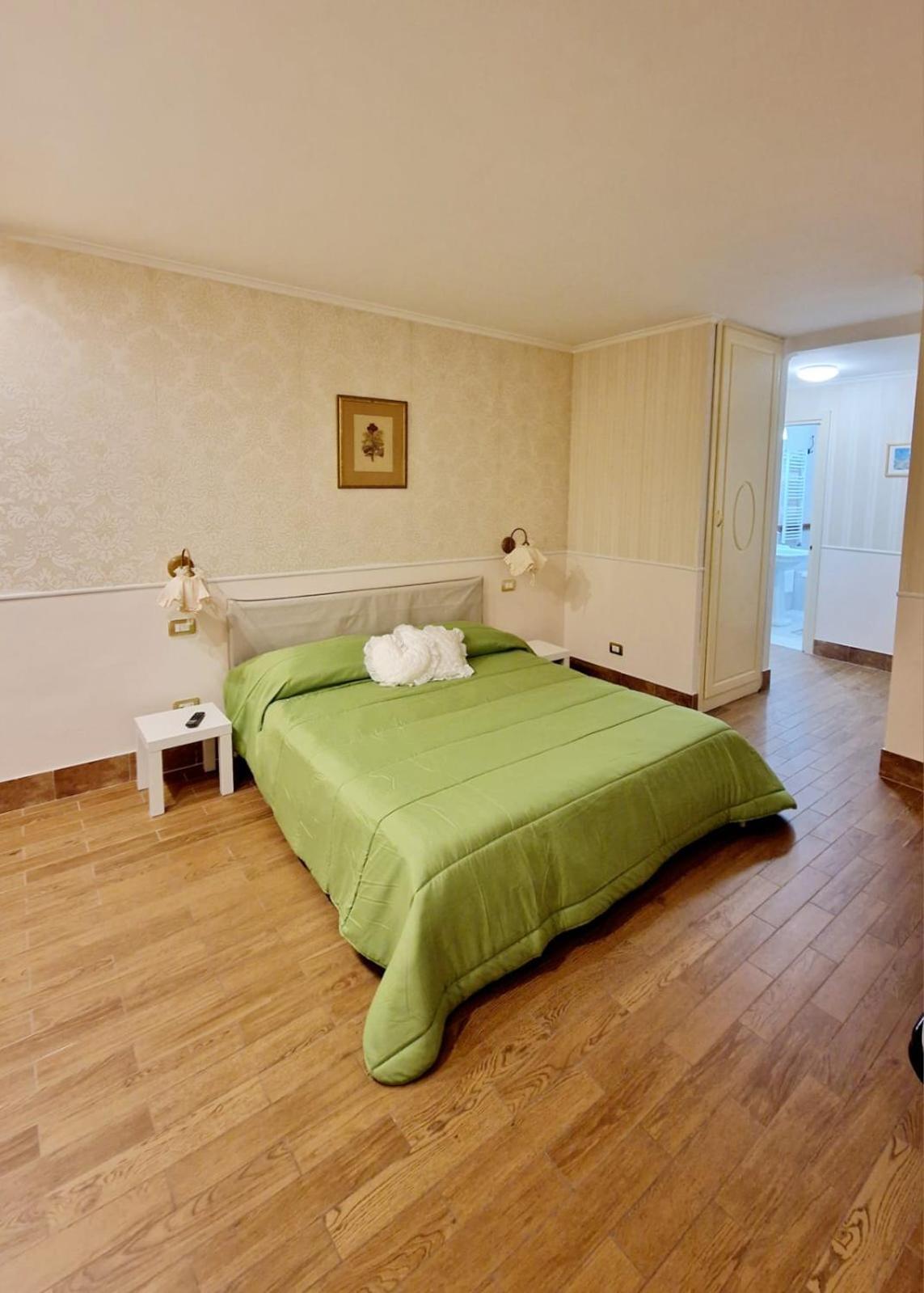 Fuga A Napoli Apartment Exterior foto