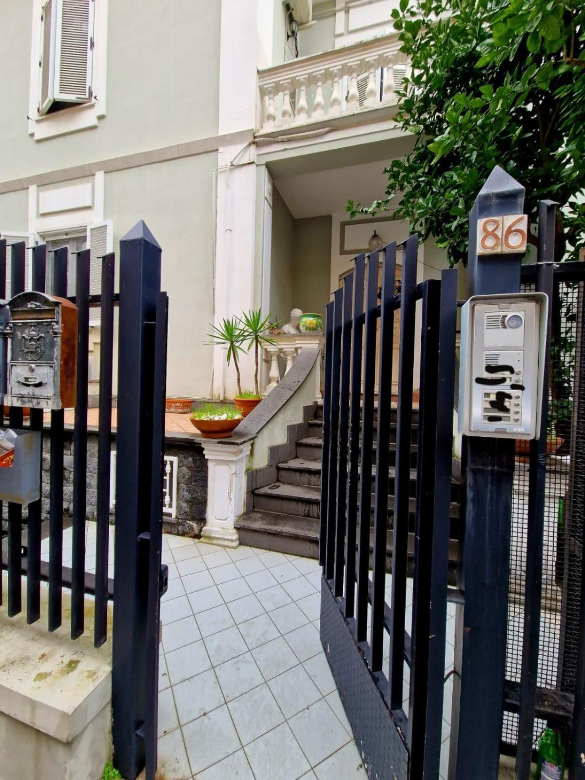 Fuga A Napoli Apartment Exterior foto