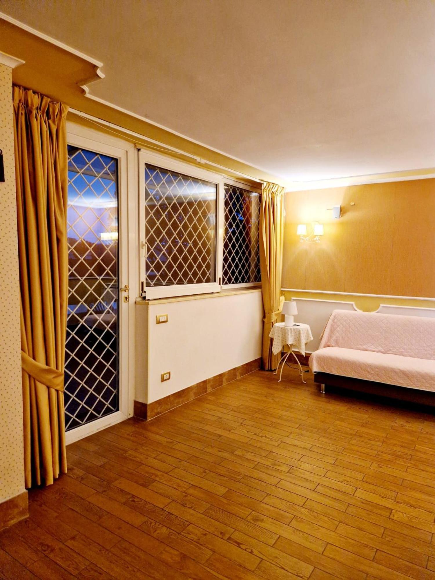 Fuga A Napoli Apartment Exterior foto